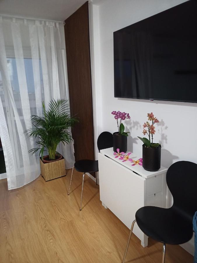 Sweet Home Benalmadena, Estudio Con Vistas Al Mar Y Excelente Conexion Wifi, Para No Fumadores, Con Piscinas, Sea Views, With Swimming Pools, Completely Renovated, Ideal For Older People, Bright With Morning Sun, No Smoking Benalmádena Exterior foto